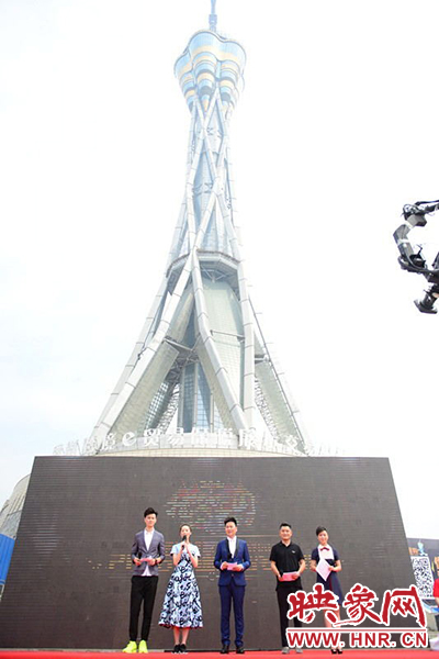 “擂響中國”全國戲迷擂臺賽在中原福塔舉辦海選活動(dòng)