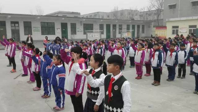 關(guān)愛留守兒童送溫暖，帶去我們冬日的關(guān)愛