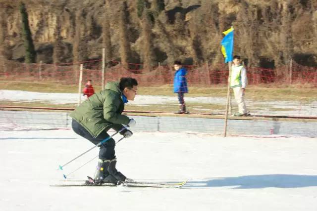 這幾個帥氣的姿勢，真的像專業(yè)級選手了呢