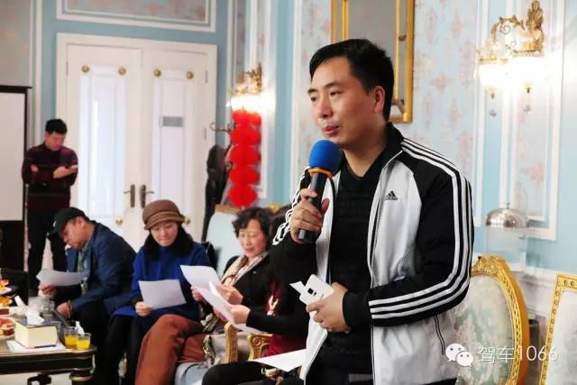 星星裝飾公司董事長、詩人 孔令偉