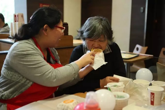 我還未長大，你卻已白了頭發(fā)，我要珍惜和媽媽在一起的每一刻