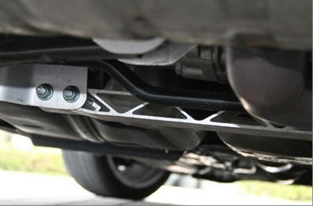 雨后汽車保養(yǎng)重要，別忘清潔汽車底盤