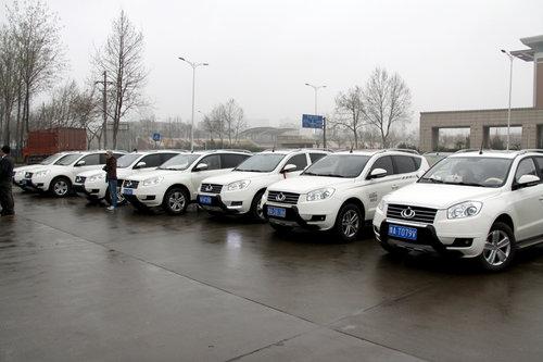 車隊(duì)集合 蓄勢(shì)待發(fā) 車隊(duì)集合 蓄勢(shì)待發(fā)