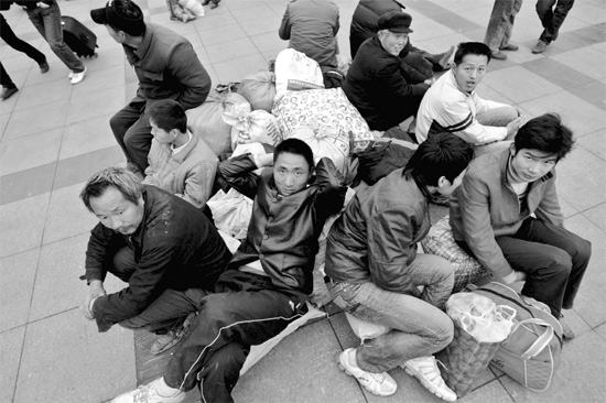 縮小城鄉(xiāng)差距,將減少農(nóng)民工的“候鳥式”遷徙 東方今報首席記者 張曉冬攝 縮小城鄉(xiāng)差距,將減少農(nóng)民工的“候鳥式”遷徙 東方今報首席記者 張曉冬攝