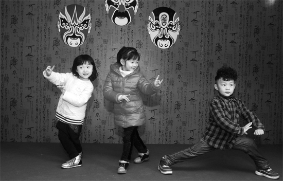 11月19日，鄭州市銘功路小學的金名劇場