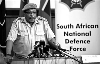 3月23日，中非共和國(guó)首都班吉，從加蓬首都利伯維爾出發(fā)的法國(guó)增援部隊(duì)共計(jì)200名士兵抵達(dá)班吉國(guó)際機(jī)場(chǎng)