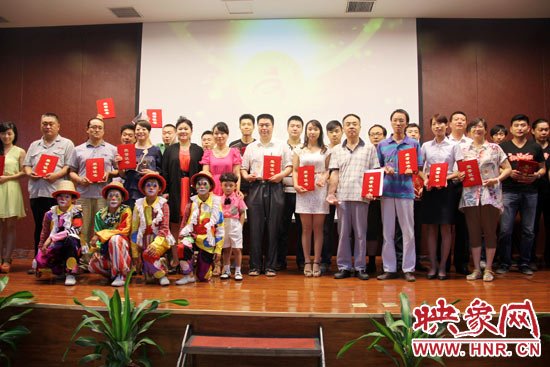 經(jīng)過網(wǎng)絡(luò)投票和專家評審，最終農(nóng)民兄弟樂隊的歌曲《中國夢》、動畫片《紅孩兒與大學(xué)院》以及《中原福塔兒童