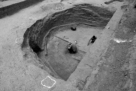 ?？h黎陽倉考古發(fā)掘現(xiàn)場。 張志嵩　攝