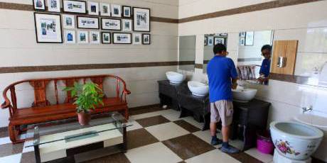 杭州一“四星級”公廁亮相 杭州一“四星級”公廁亮相