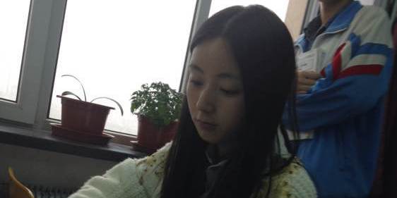 吉林女教師被同學(xué)譽(yù)為最美生物老師 吉林女教師被同學(xué)譽(yù)為最美生物老師