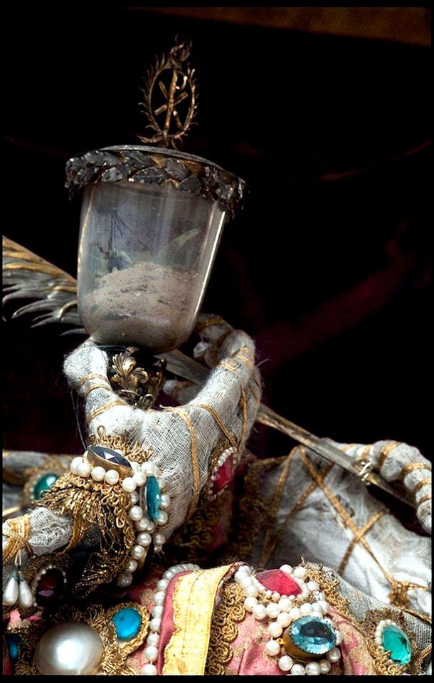 意大利土豪墓葬群 渾身金銀珠寶 意大利土豪墓葬群 渾身金銀珠寶