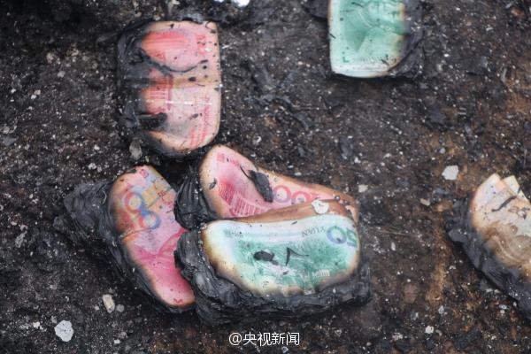廣西運(yùn)鈔車(chē)起火燒毀11箱鈔票 廣西運(yùn)鈔車(chē)起火燒毀11箱鈔票