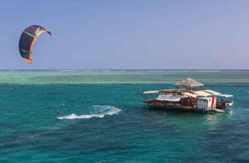 建在海上的披薩店 建在海上的披薩店