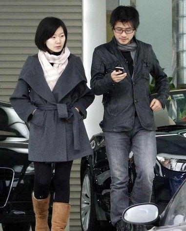 韓寒被曝與女星幽會老婆又懷2胎友人:不清楚 韓寒被曝與女星幽會老婆又懷2胎友人:不清楚