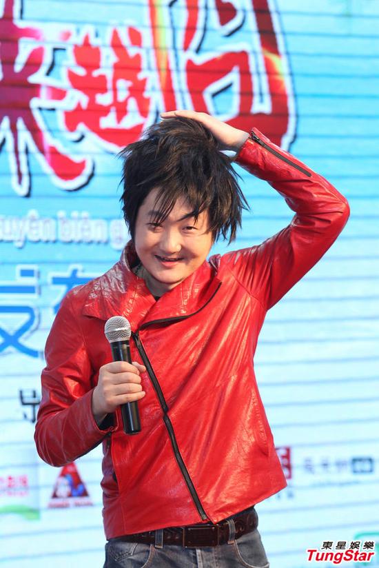 王大治戴頭套 王大治戴頭套