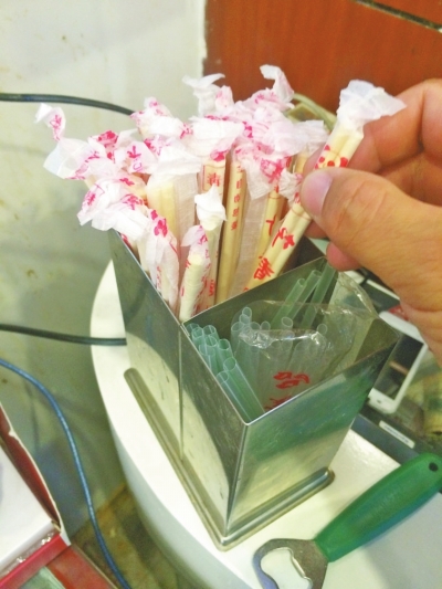 街頭小店常見一次性免費(fèi)餐具 街頭小店常見一次性免費(fèi)餐具