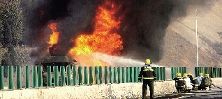 油罐車(chē)發(fā)生火災(zāi)