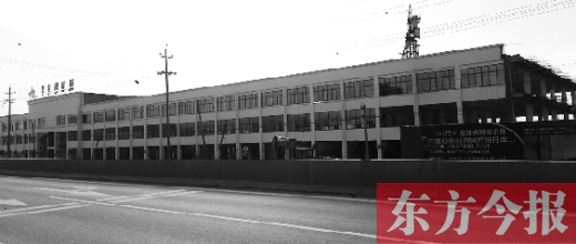 家居建材城已經(jīng)封頂，可耿莊村的安置房還未見蹤影。