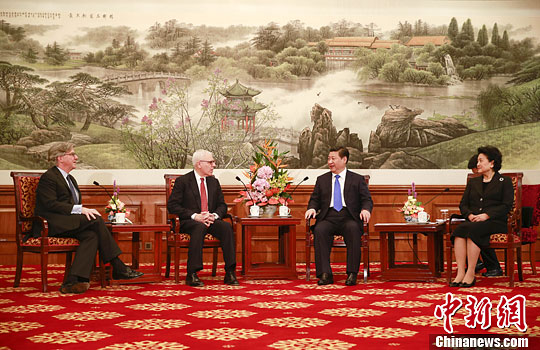 10月23日，中國國家主席習(xí)近平在北京釣魚臺國賓館會見清華大學(xué)經(jīng)濟(jì)管理學(xué)院顧問委員會海外委員。