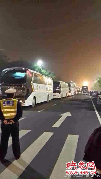 11月1日深夜，鄭州鄭東新區(qū)夜總會(huì)“皇家一號(hào)”被查處。網(wǎng)友供圖