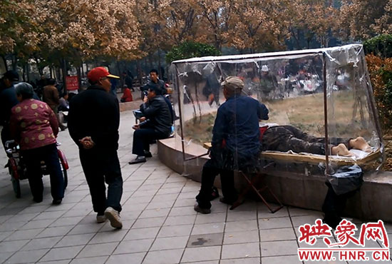 又一個(gè)按摩神醫(yī)道具很專業(yè)防風(fēng)又避雨 又一個(gè)按摩神醫(yī)道具很專業(yè)防風(fēng)又避雨