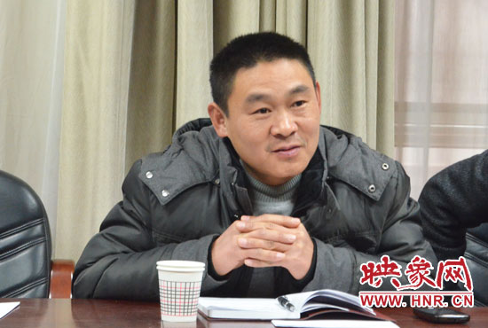 黃齊超老師是一位數(shù)學(xué)老師卻很熱愛(ài)寫(xiě)作 黃齊超老師是一位數(shù)學(xué)老師卻很熱愛(ài)寫(xiě)作