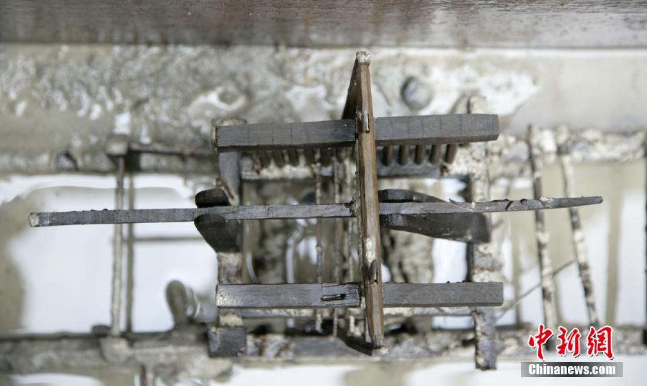 圖為蜀錦織機仿真蜀錦織機，為我國唯一有出土單位、完整保存的織機模型。