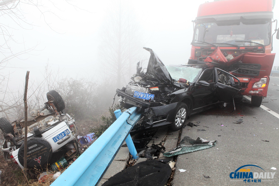 事故現(xiàn)場(chǎng)。惠斌 攝