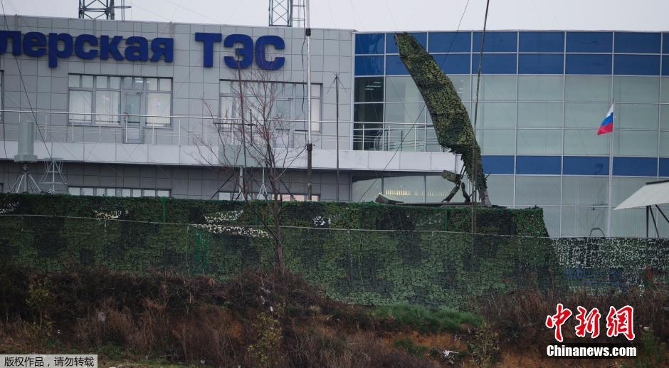 當(dāng)?shù)貢r(shí)間1月29日，俄羅斯索契，2014年索契冬奧會(huì)，俄羅斯軍方在奧林匹克公園周邊部署放空導(dǎo)彈系統(tǒng)。