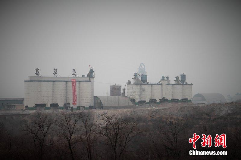 　2014年2月17日，石家莊市再次啟動壓減水泥過剩產(chǎn)能、治理大氣污染水泥企業(yè)集中爆破拆除行動。