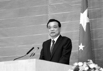 當?shù)貢r間5月5日，國務(wù)院總理李克強在非盟會議中心發(fā)表演講。圖/中國政府網(wǎng)