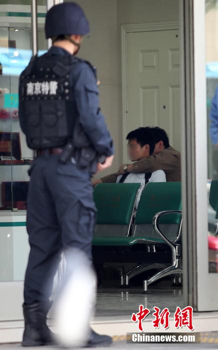 南京新街口一銀行發(fā)生劫持事件 劫持者已被抓獲 南京新街口一銀行發(fā)生劫持事件 劫持者已被抓獲