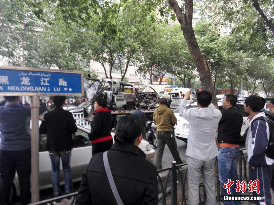 自治區(qū)和烏魯木齊市有關(guān)部門迅速處置，傷員已全部送往醫(yī)院救治。