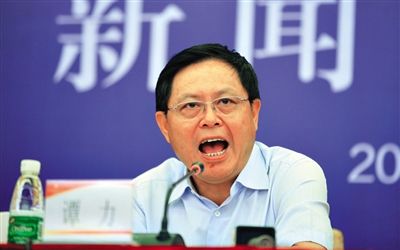 　譚力 男，1955年10月生，漢族，重慶市人，大學(xué)學(xué)歷，有知青經(jīng)歷。2009年3月前，一直在四川工