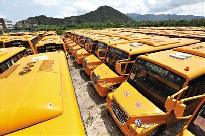 8月28日，浙江溫嶺，擱置農(nóng)村近1年的校車。