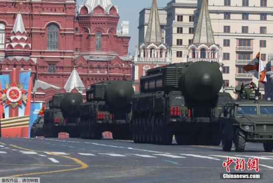 資料圖：2014年5月9日，俄羅斯舉行紀(jì)念衛(wèi)國戰(zhàn)爭勝利69周年的閱兵式，俄羅斯總統(tǒng)普京出席。