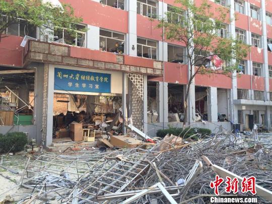 7月20日上午7點32分，蘭州大學(xué)醫(yī)學(xué)南校區(qū)學(xué)生公寓外一施工現(xiàn)場發(fā)生閃爆