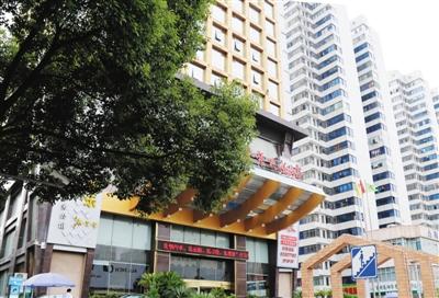 衡陽官員趙安民與之保持聯(lián)系，并邀約女子在這家酒店房間見面。