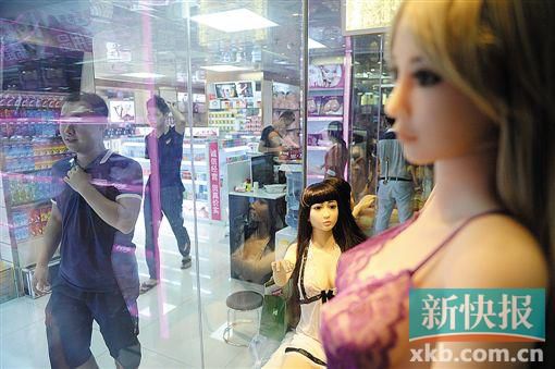 廣東成人用品市場調(diào)查。圖為各地的經(jīng)銷商都會在此進貨。新快報記者 孫毅/攝