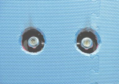 廁所內(nèi)所有的水龍頭開關(guān)都進(jìn)行了軟包。