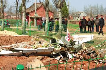 陜西小飛機(jī)墜毀教練和學(xué)員遇難 沒(méi)裝整機(jī)降落傘