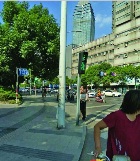 男子因糾紛劫持他人 火鍋店給圍觀人群派酸梅湯 男子因糾紛劫持他人 火鍋店給圍觀人群派酸梅湯