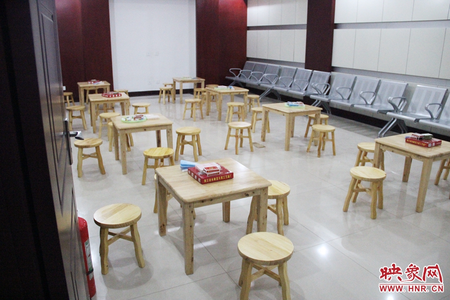 中原區(qū)人防納涼場所（桐柏路與中原路交叉口），內(nèi)部環(huán)境干凈整潔。