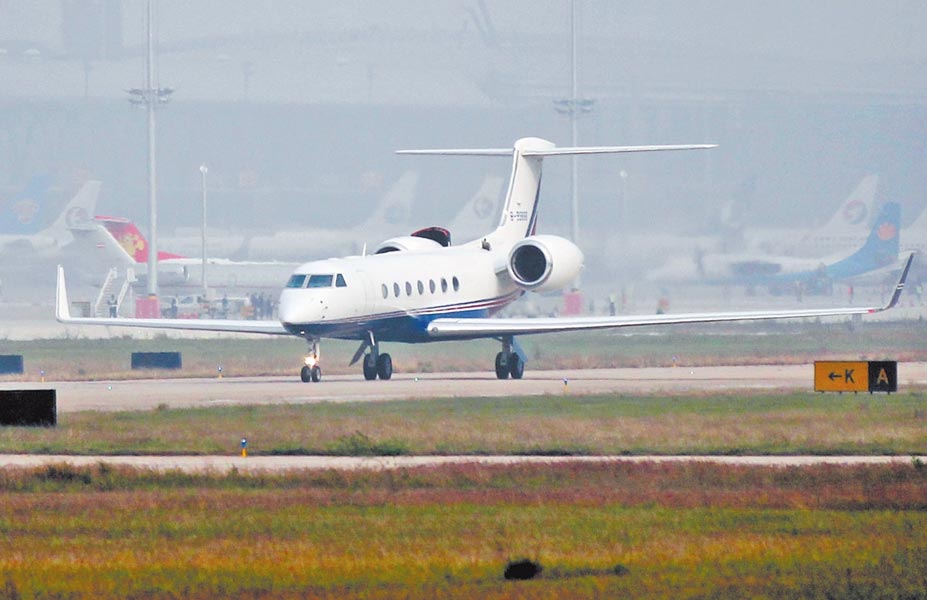 專(zhuān)機(jī)悄然抵鄭