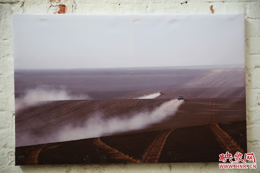 賽車的世界、更是男人的世界。圖為部分參展攝影作品。