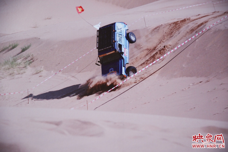 賽車的世界、更是男人的世界。圖為部分參展攝影作品。