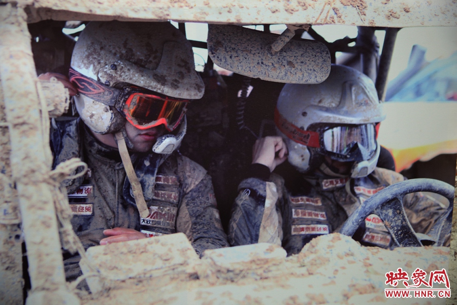 賽車的世界、更是男人的世界。圖為部分參展攝影作品。