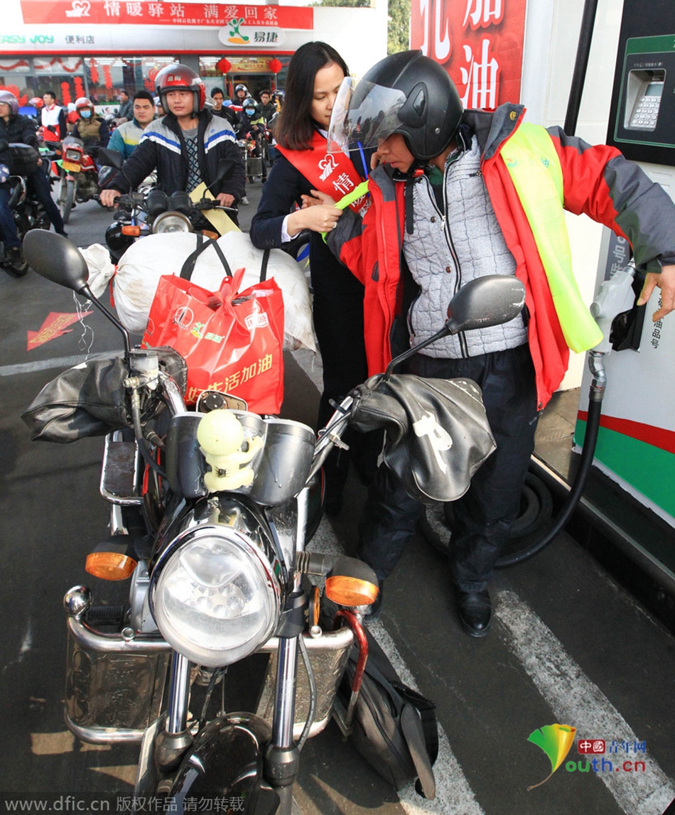 今年廣東、廣西兩省共193座中石化油站將為返鄉(xiāng)車主提供“6+X”免費(fèi)服務(wù)，并將為1萬(wàn)名“返鄉(xiāng)摩騎”免