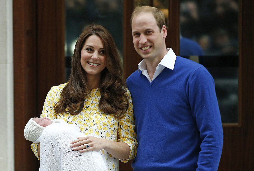 英國凱特王妃生產(chǎn)10小時后出院 小公主正臉曝光 英國凱特王妃生產(chǎn)10小時后出院 小公主正臉曝光