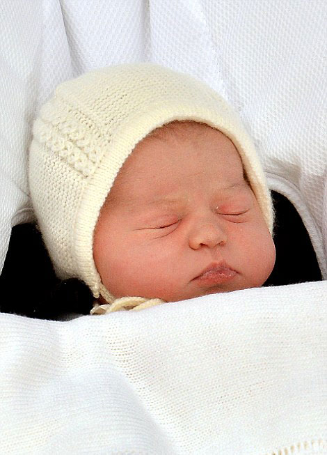 英國凱特王妃生產(chǎn)10小時后出院 小公主正臉曝光 英國凱特王妃生產(chǎn)10小時后出院 小公主正臉曝光